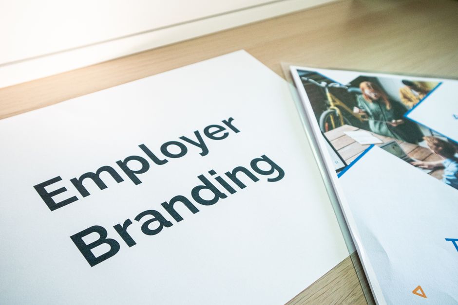Een team van recruitment experts dat samenwerkt aan het wervingsproces voor talentvolle kandidaten.